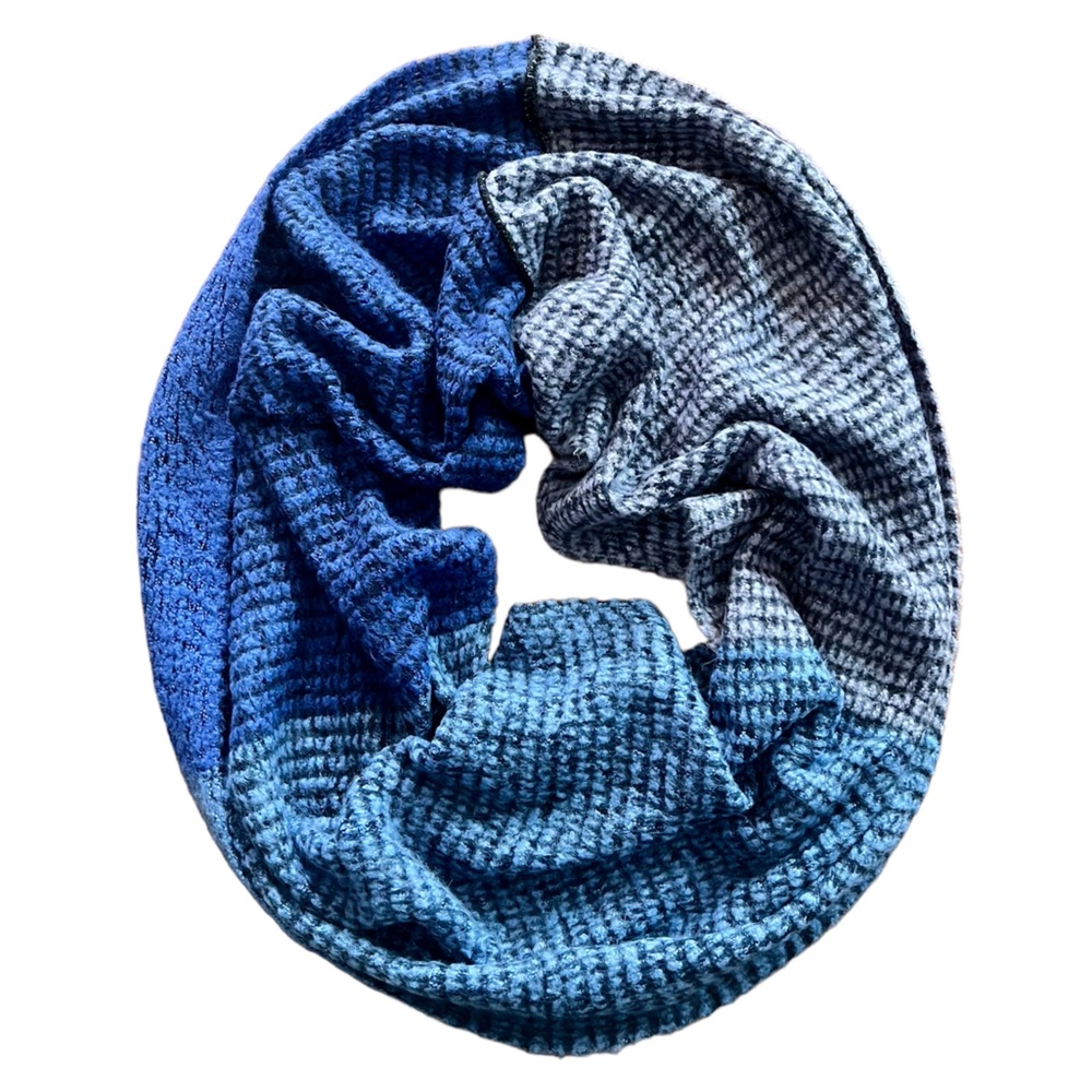Nordstrom Melrose and Market Women’s Blue Black Infinity Round Knit Winter Scarf